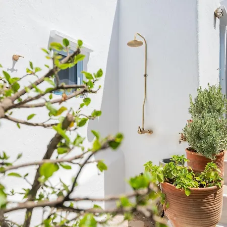 Traditional Mykonos Áno Merá