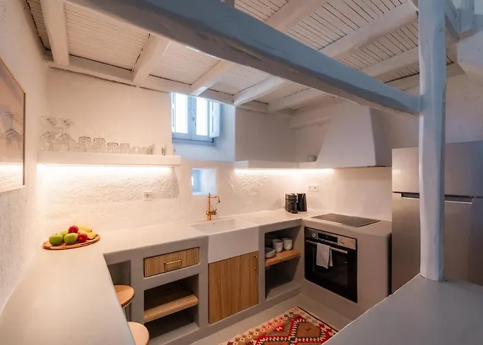 Traditional Mykonos Village House *