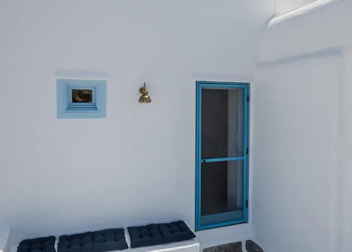 Traditional Mykonos Village House *