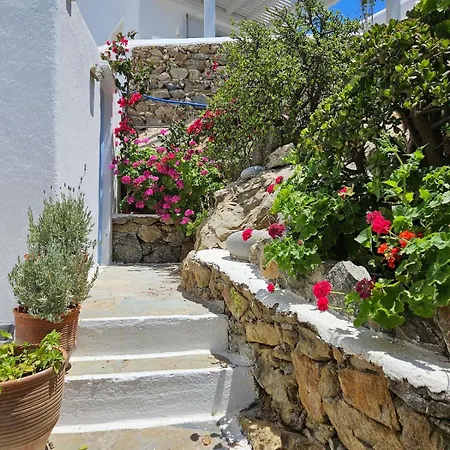 וילה 18Th-Century Heritage Stone House With Private Garden *