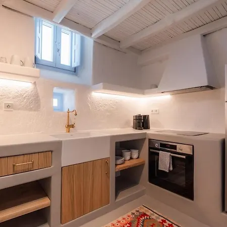 וילה 18Th-Century Heritage Stone House With Private Garden *