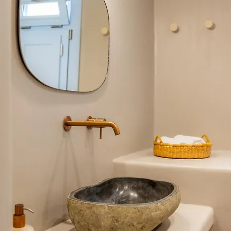 Traditional Mykonos * Άνω Μερά